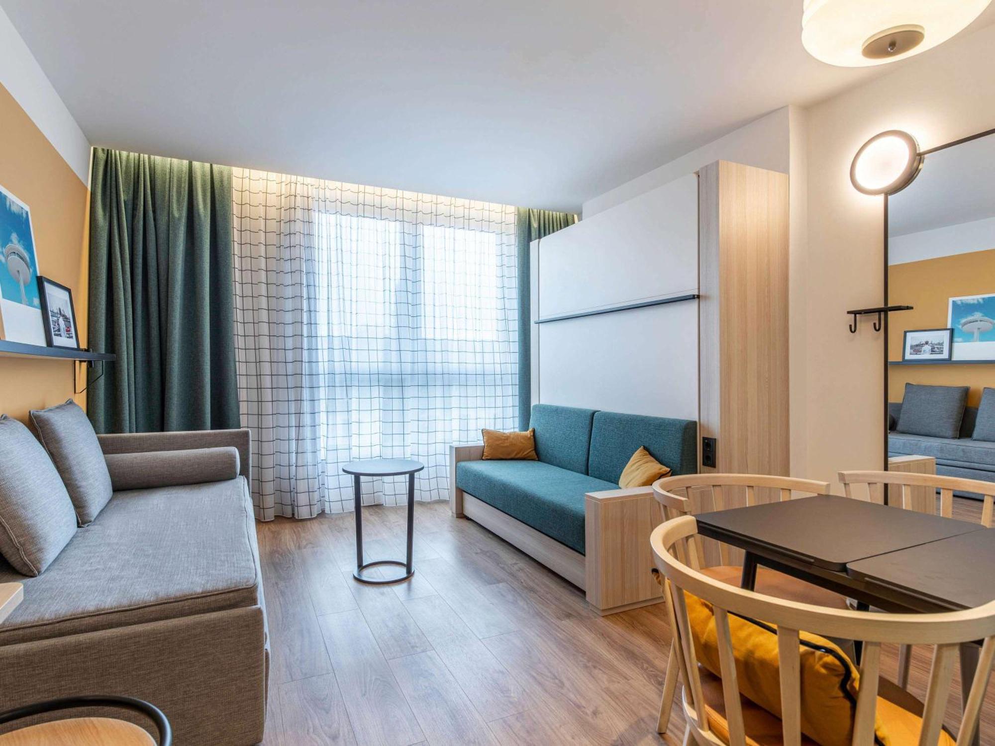 Aparthotel Adagio Access Porte De Camargue Saint-Martin-de-Crau Exterior photo